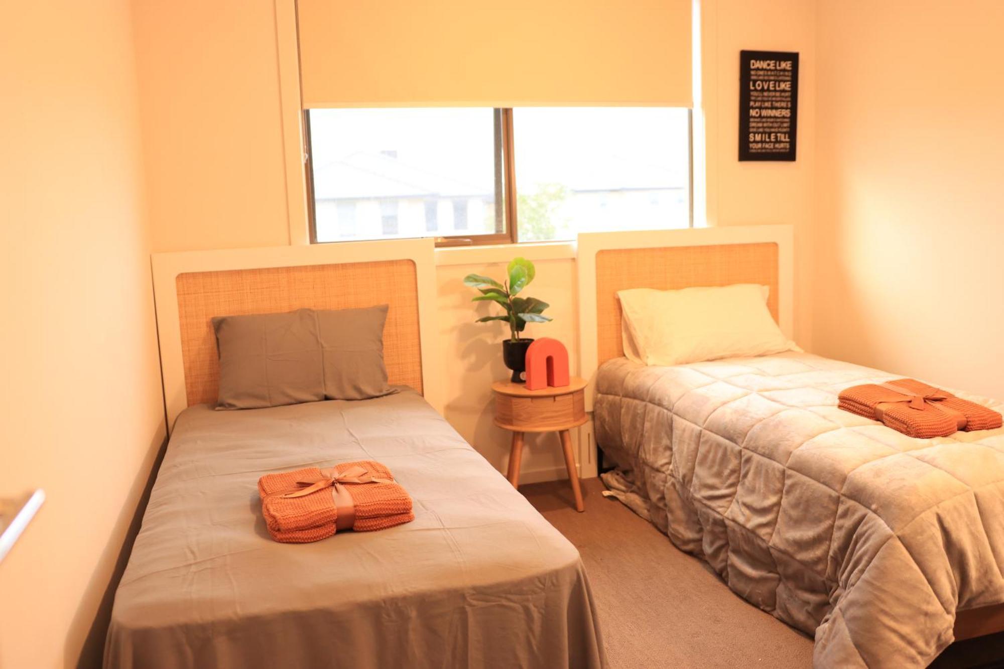 Melbourne Holiday House For 15 Peoples In Sanctuary Lake ポイント・クック エクステリア 写真