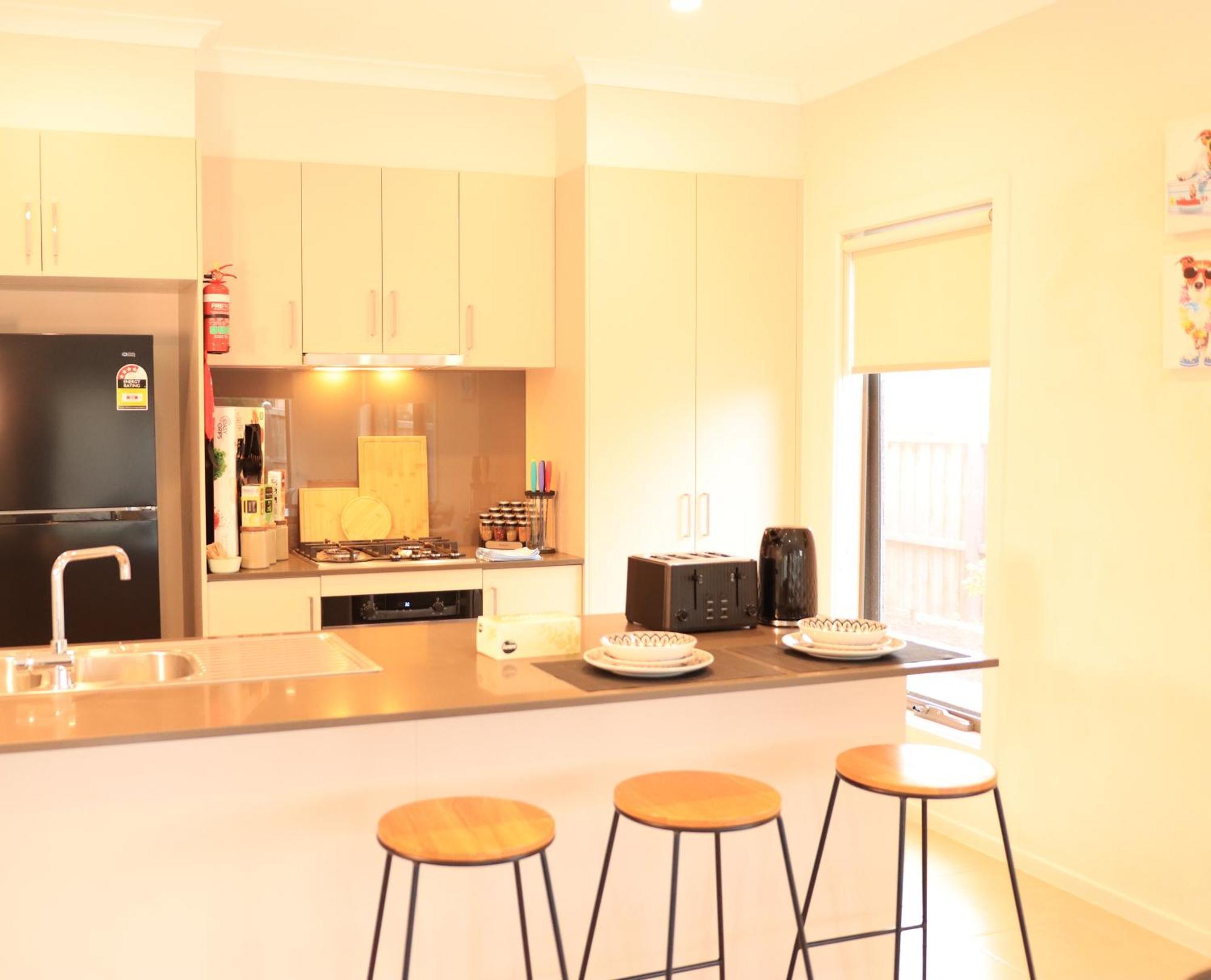 Melbourne Holiday House For 15 Peoples In Sanctuary Lake ポイント・クック エクステリア 写真